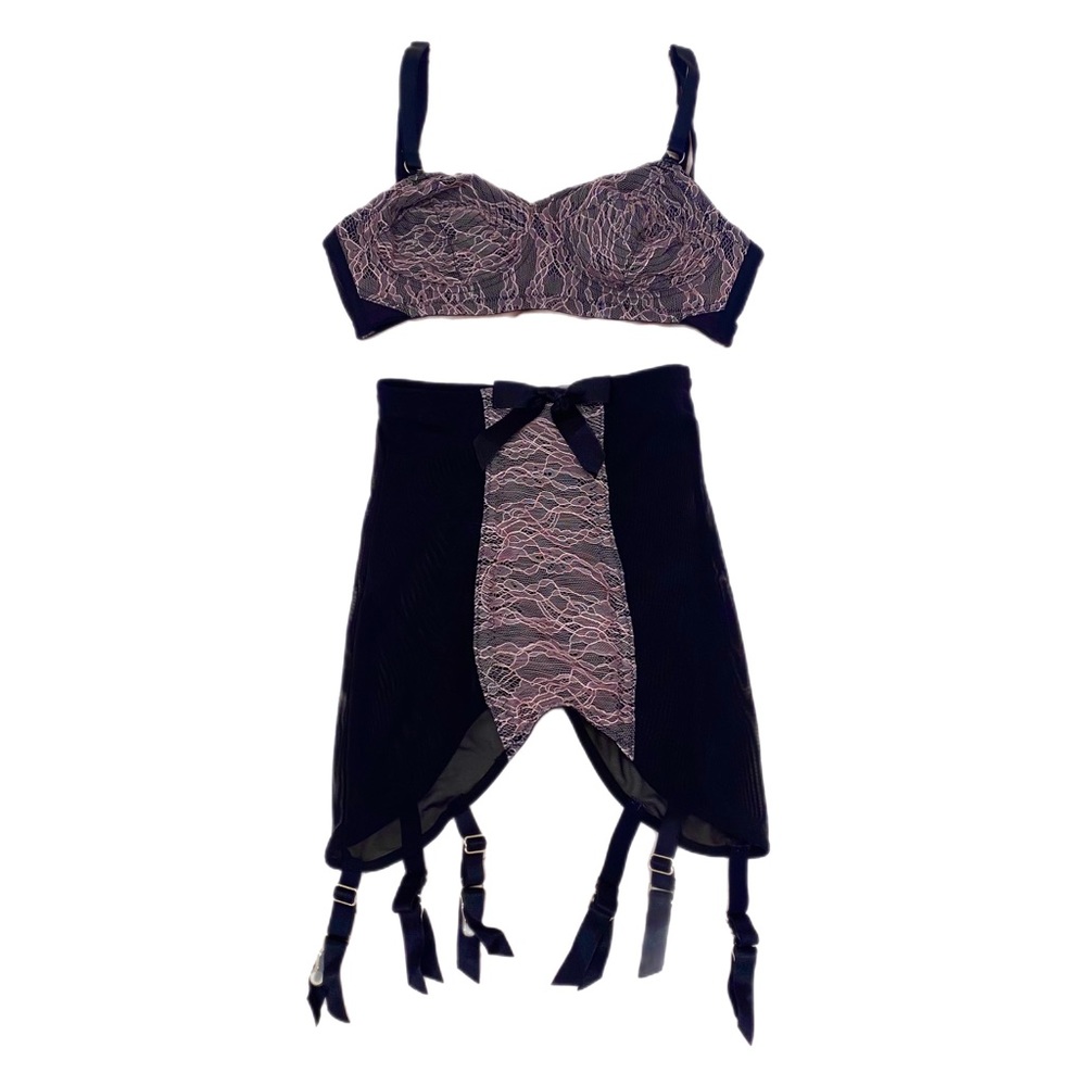 Bettie Page Lingerie Elsie Pink Spiral Stitch Bullet Bra +Elsie Pink Lace Girdle